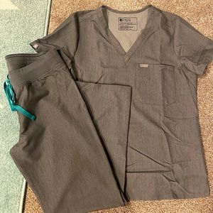 Figs scrub set